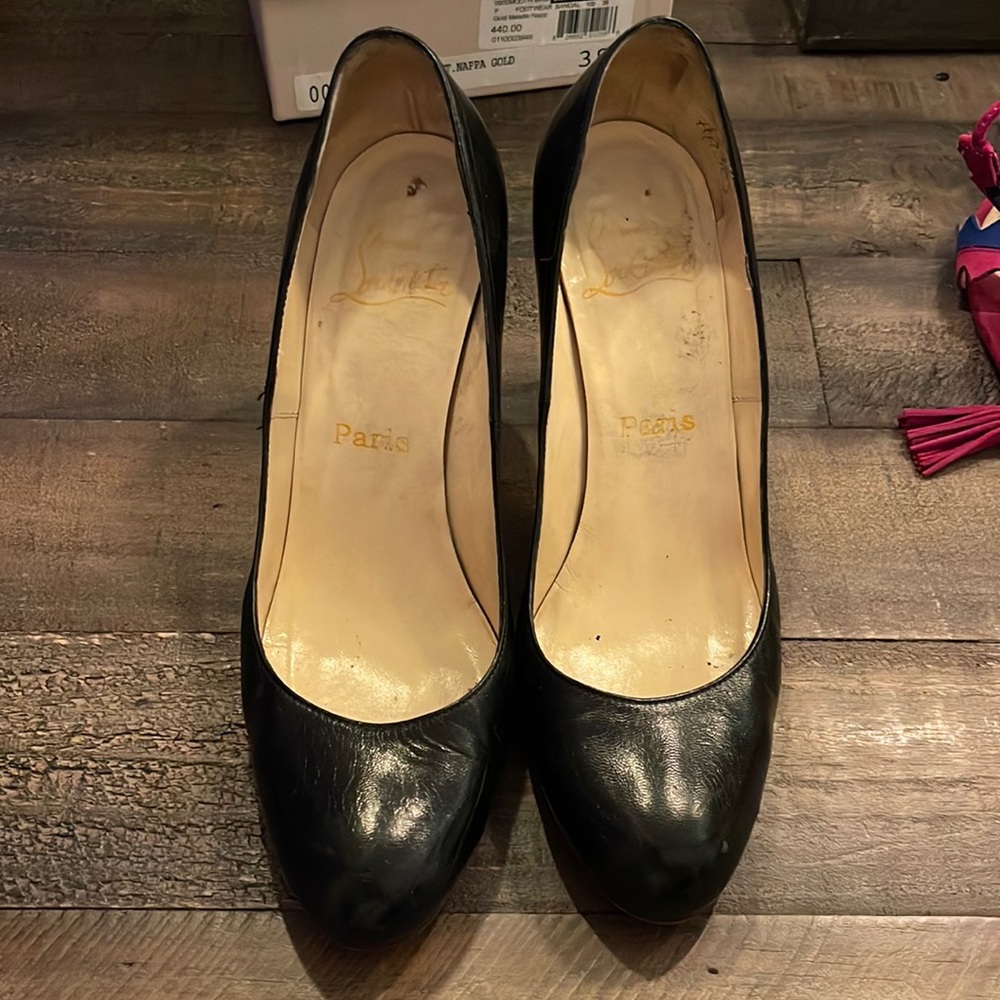 Christian Louboutin Black Pumps